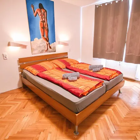 Mestsky - Flat & 24h Self Check-in & 62m2 & Free Parking *