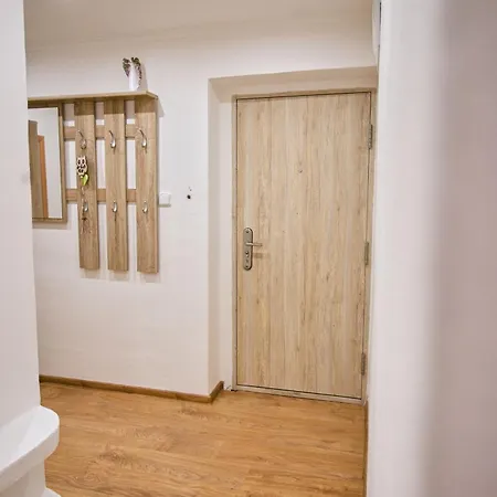 Mestsky - Flat & 24h Self Check-in & 62m2 & Free Parking Apartment