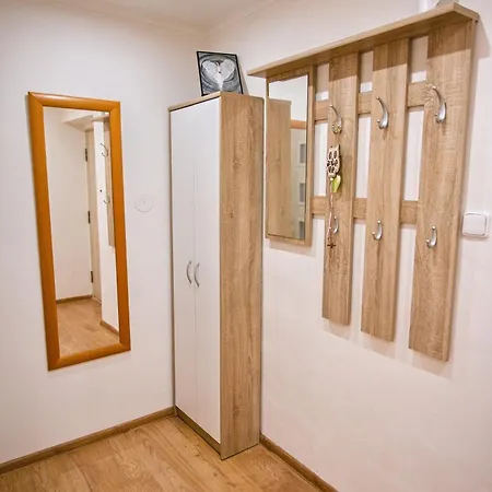 Apartment Mestsky - Flat & 24h Self Check-in & 62m2 & Free Parking