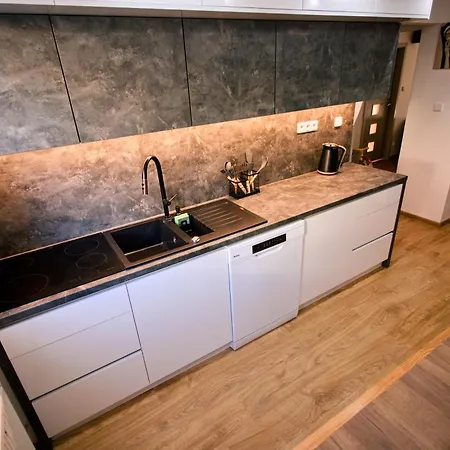 Apartment Mestsky - Flat & 24h Self Check-in & 62m2 & Free Parking Banska Bystrica