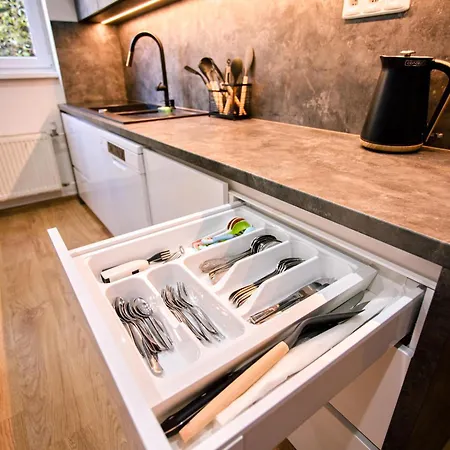 Mestsky - Flat & 24h Self Check-in & 62m2 & Free Parking *