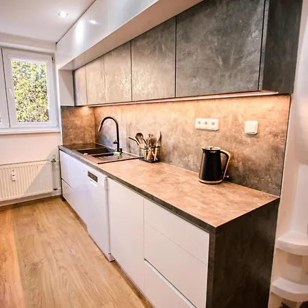 Mestsky - Flat & 24h Self Check-in & 62m2 & Free Parking * Banska Bystrica