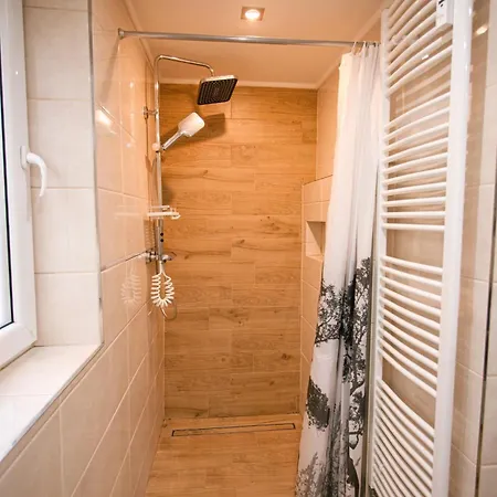 Apartment Mestsky - Flat & 24h Self Check-in & 62m2 & Free Parking Banska Bystrica