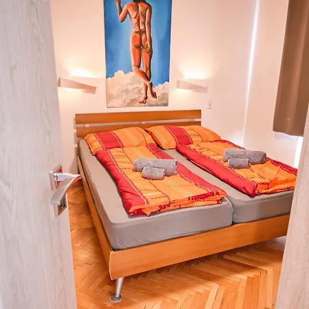 Mestsky - Flat & 24h Self Check-in & 62m2 & Free Parking Apartment *