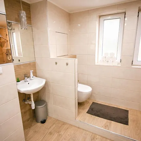 Mestsky - Flat & 24h Self Check-in & 62m2 & Free Parking Apartment