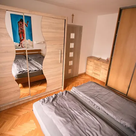 Apartment Mestsky - Flat & 24h Self Check-in & 62m2 & Free Parking