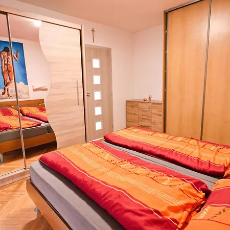 Apartment Mestsky - Flat & 24h Self Check-in & 62m2 & Free Parking *