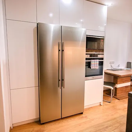 Mestsky - Flat & 24h Self Check-in & 62m2 & Free Parking Apartment *