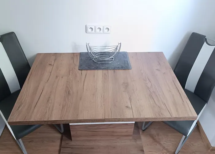 Mestsky - Flat & 24h Self Check-in & 62m2 & Free Parking 반스카비스트리카