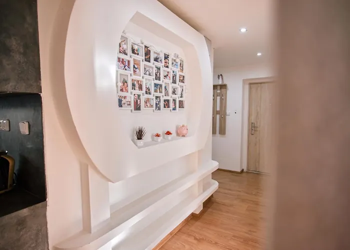 Mestsky - Flat & 24h Self Check-in & 62m2 & Free Parking *