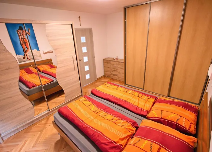 아파트 Mestsky - Flat & 24h Self Check-in & 62m2 & Free Parking 반스카비스트리카