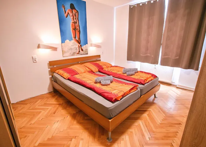 Mestsky - Flat & 24h Self Check-in & 62m2 & Free Parking *