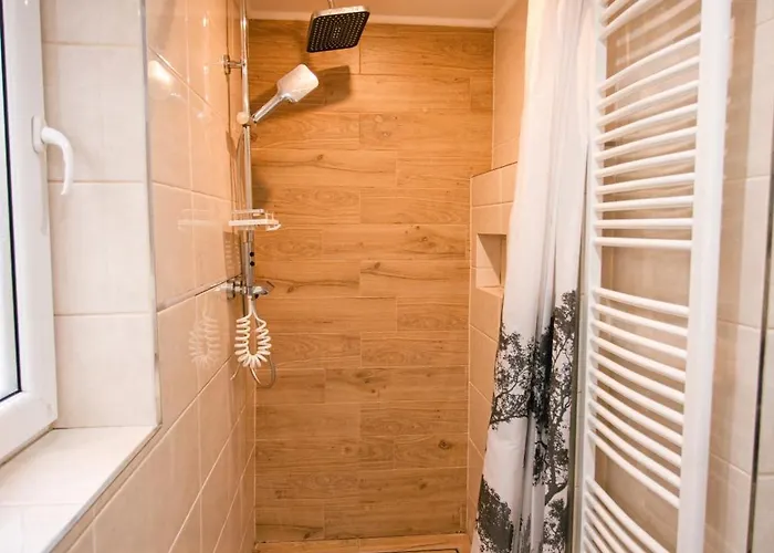 아파트 Mestsky - Flat & 24h Self Check-in & 62m2 & Free Parking 반스카비스트리카