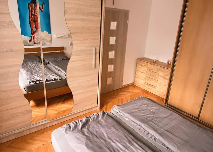 아파트 Mestsky - Flat & 24h Self Check-in & 62m2 & Free Parking