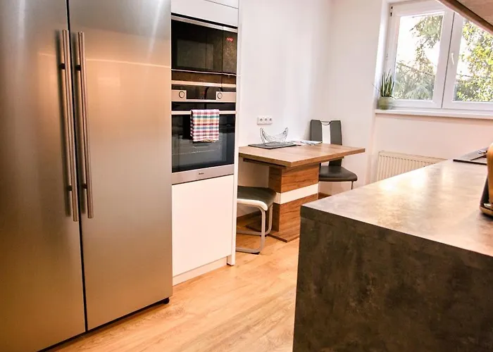 Mestsky - Flat & 24h Self Check-in & 62m2 & Free Parking * 반스카비스트리카