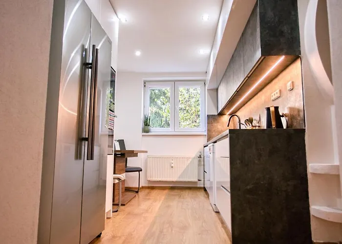 Mestsky - Flat & 24h Self Check-in & 62m2 & Free Parking