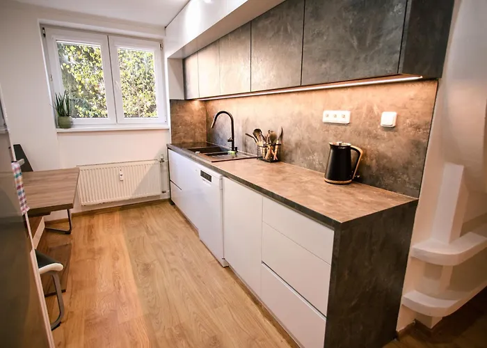 Mestsky - Flat & 24h Self Check-in & 62m2 & Free Parking 아파트 *