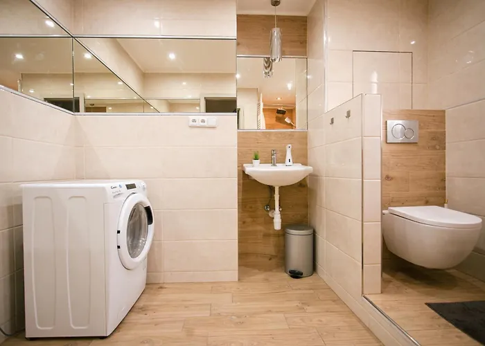 Mestsky - Flat & 24h Self Check-in & 62m2 & Free Parking *