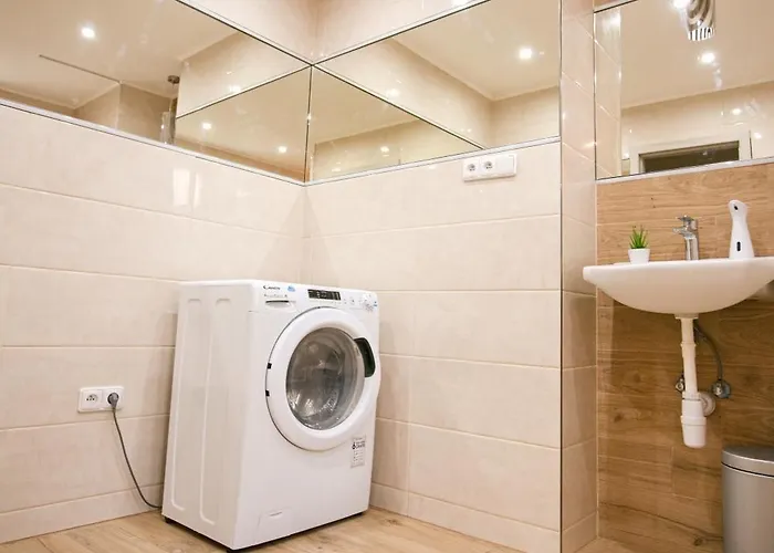 Mestsky - Flat & 24h Self Check-in & 62m2 & Free Parking