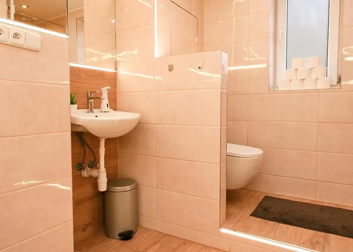 아파트 Mestsky - Flat & 24h Self Check-in & 62m2 & Free Parking